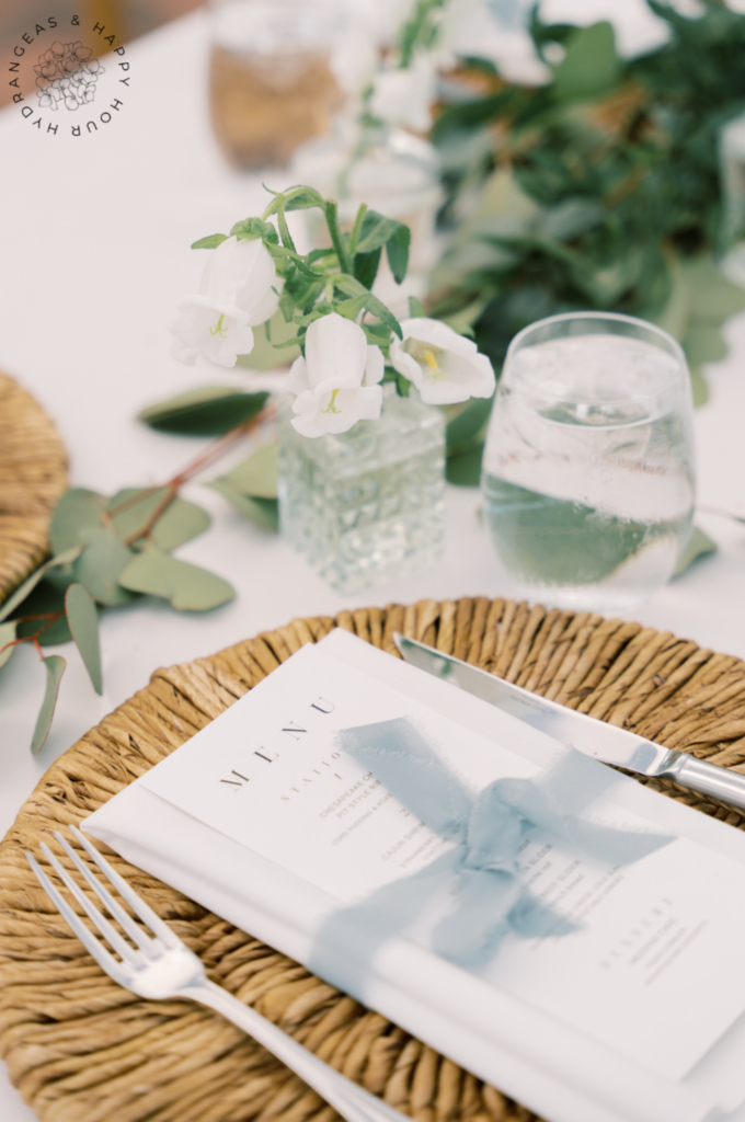 Image of a wedding place setting.