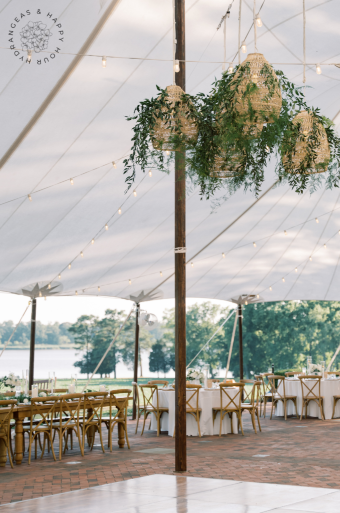 Image of a coastal wedding theme. 